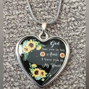 New Heart Pendant Necklace with Sunflower Design